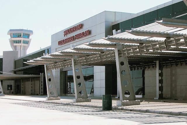 Şanlıurfa GAP Airport: Private Transfer to Central Hotels